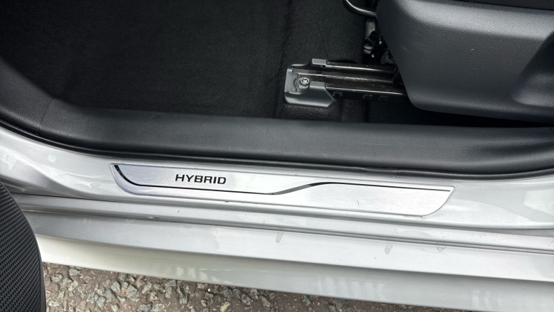 Toyota Yaris 1.5 Hybrid Dynamic 5dr CVT Hybrid Hatchback